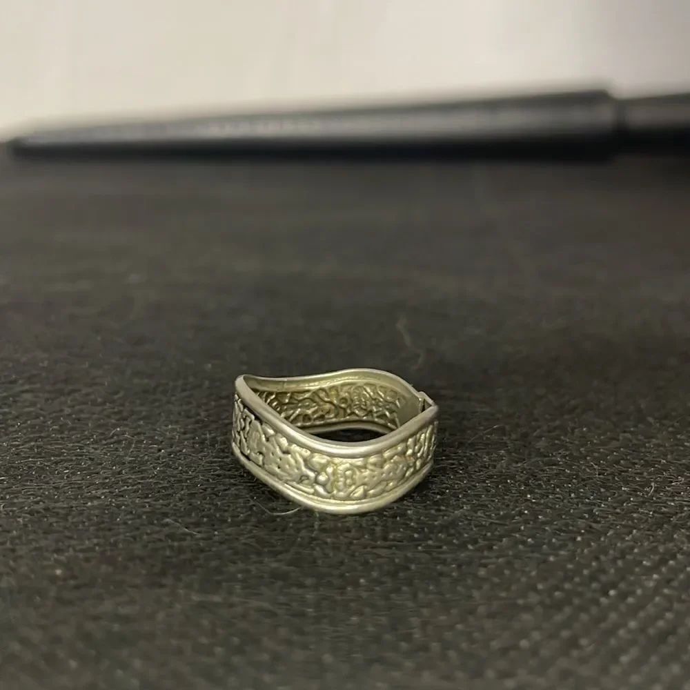 Metal ring - Picture 4 of 6
